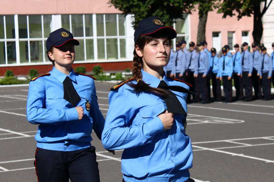 Как поступить девушке и парню в школу полиции