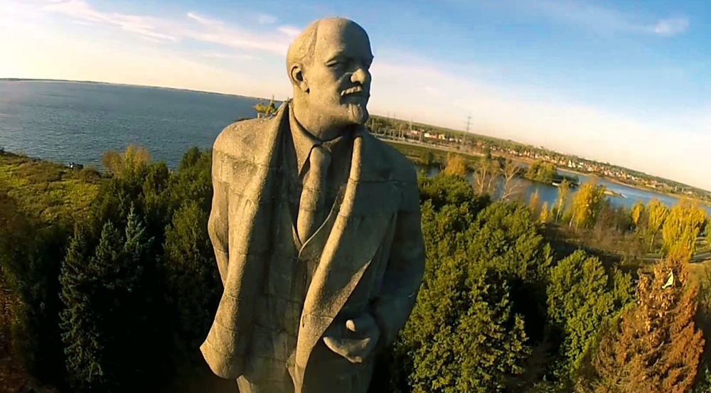 Рассказать о памятнике ленина кратко